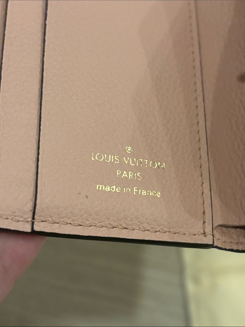 Louis Vuitton Zoe Wallet in Empreinte Leather - Rose Poudre - Picture 4 of 4